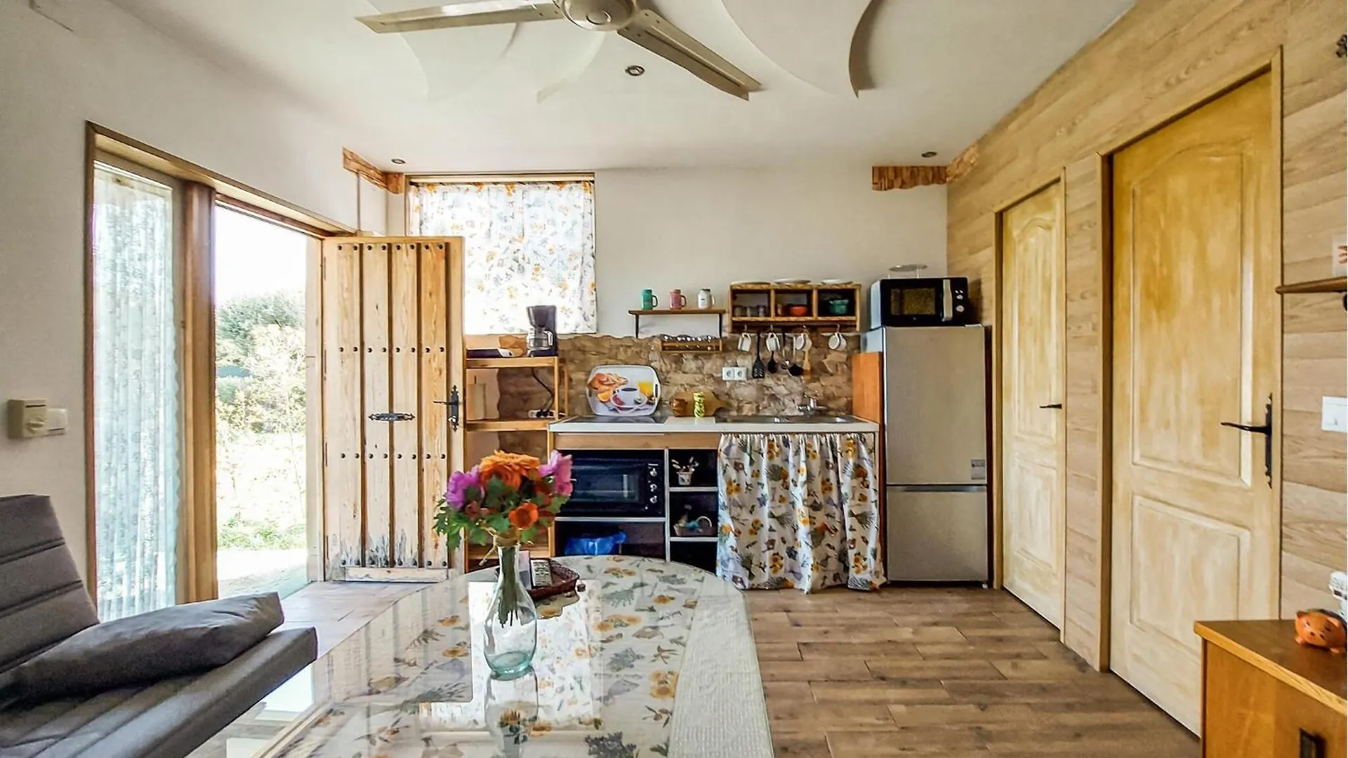 Lovely Home In Puerto Real With Wifi
